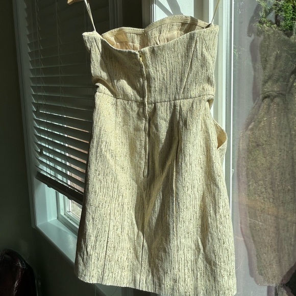 H&M structured strapless dress with gold detail - Picture 8 of 9